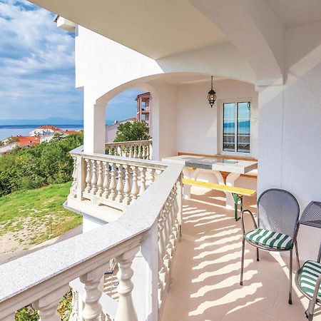 Nice Apartment In Crikvenica With Kitchen Esterno foto