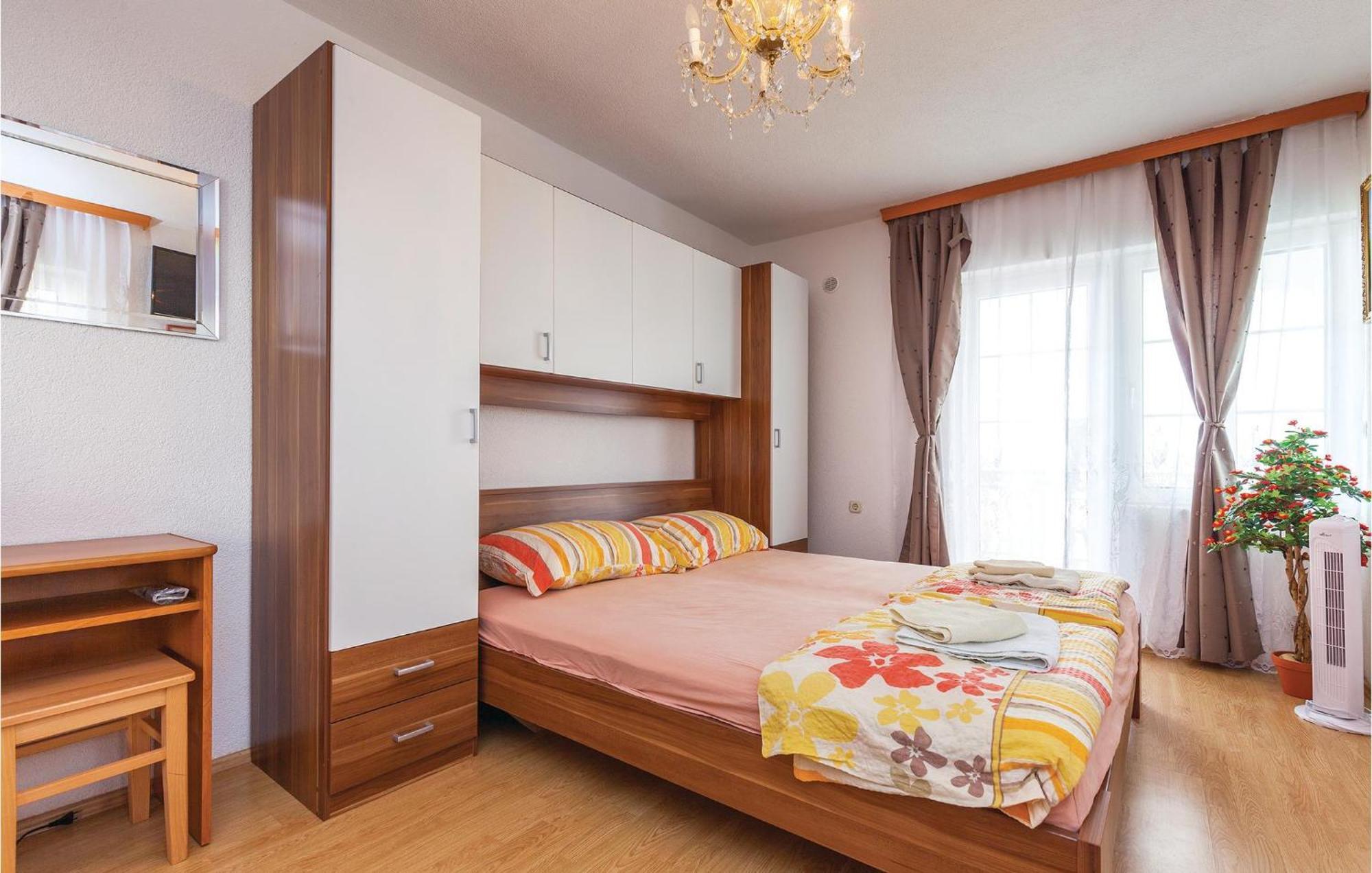 Nice Apartment In Crikvenica With Kitchen Esterno foto