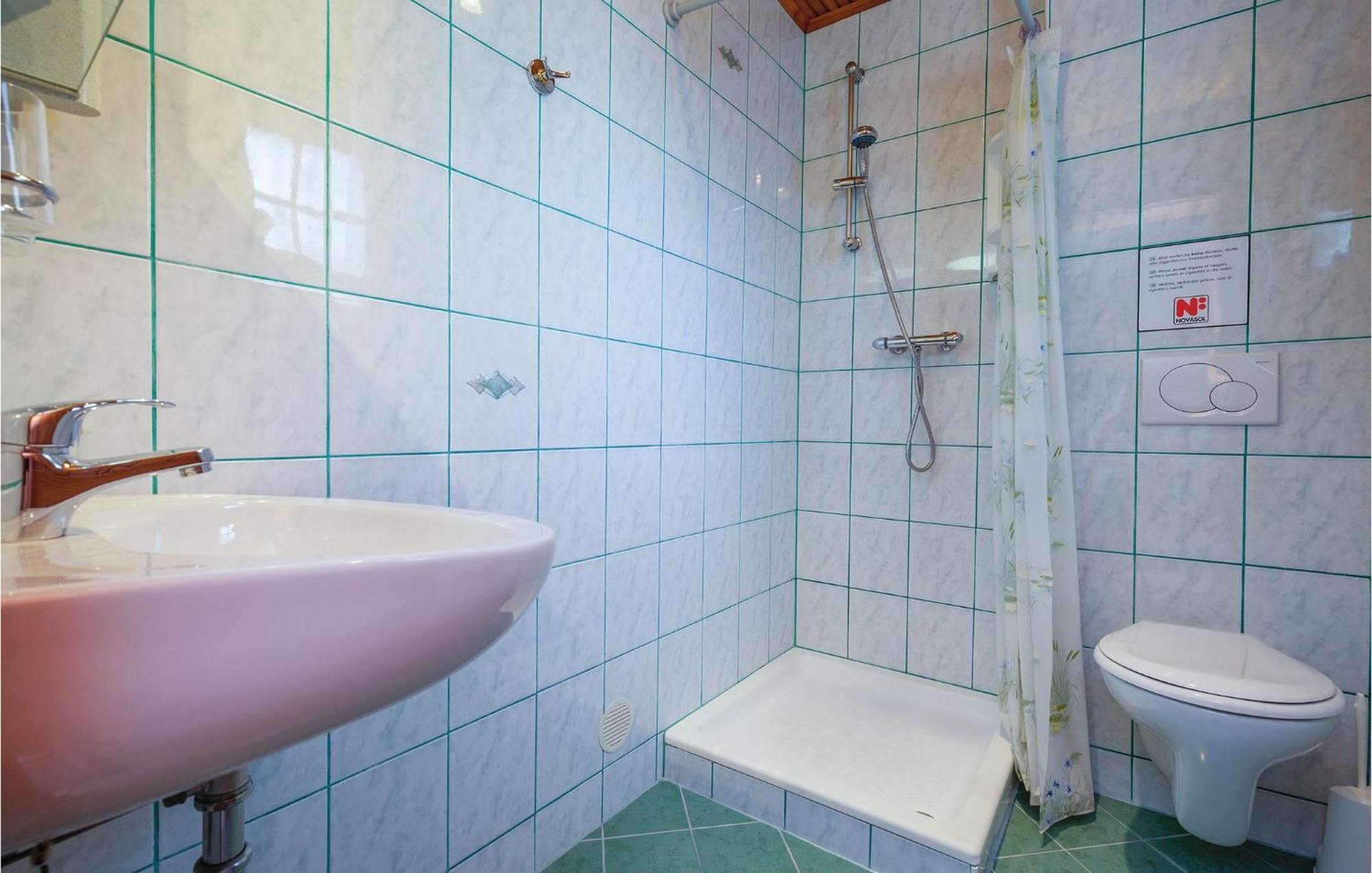 Nice Apartment In Crikvenica With Kitchen Esterno foto